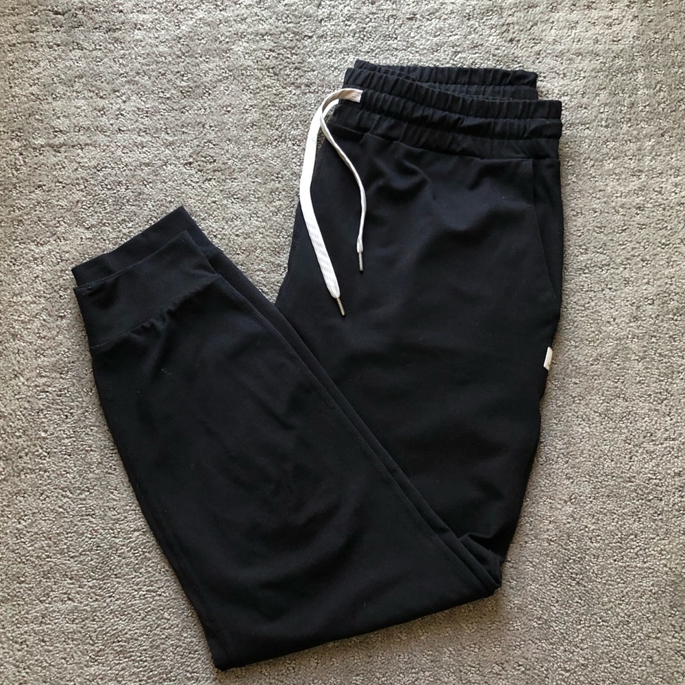 Vuori performance joggers